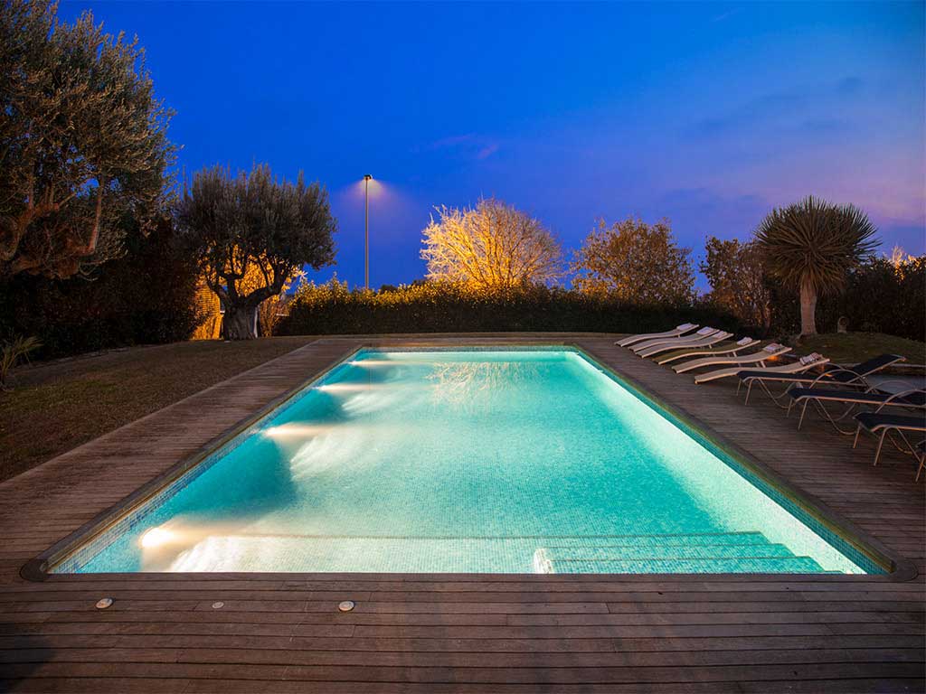 villa con piscina climatizada