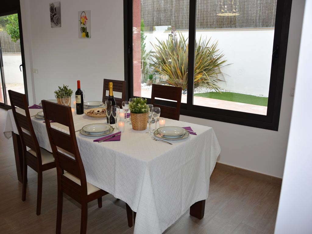 Villa Sitges con comedor.