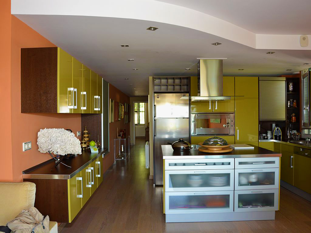 cocina moderna del apartamento de sitges para vacaciones