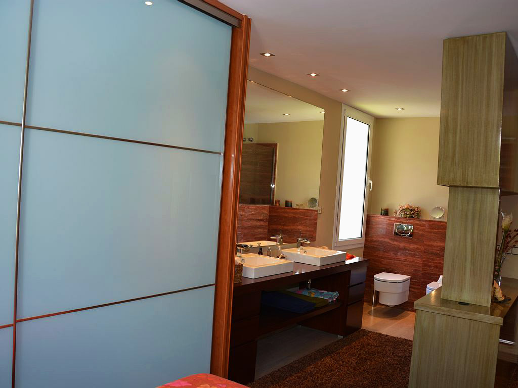 baño privado de la suite del apartamento de sitges para vacaciones