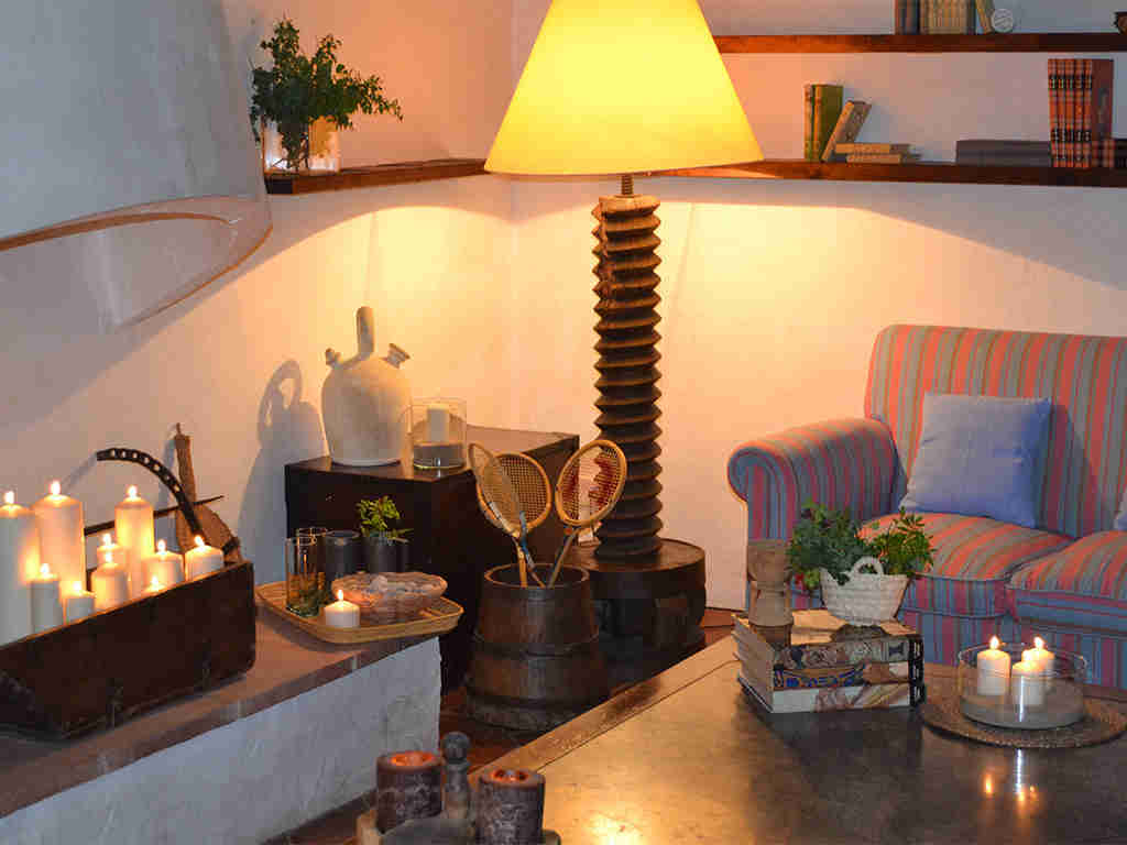 detalles de la sala de estar de la casa rural en sitges