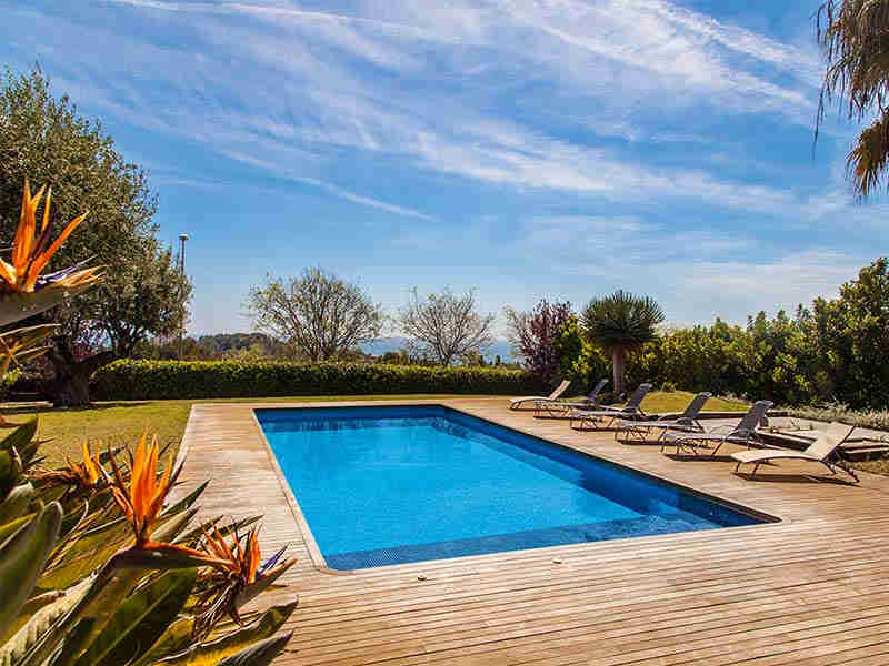 Una villa en Sitges con piscina