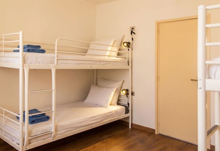 Villa vacacional en Sitges: habitación 6 con literas