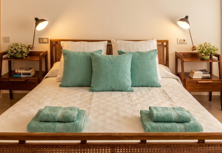 Villa vacacional en Sitges: habitación 2 con cama de matrimonio
