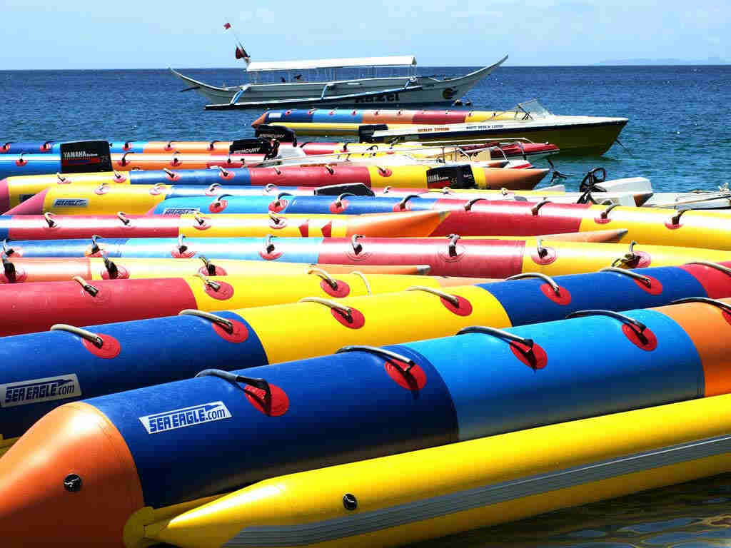 deportes acuáticos: banana boat.