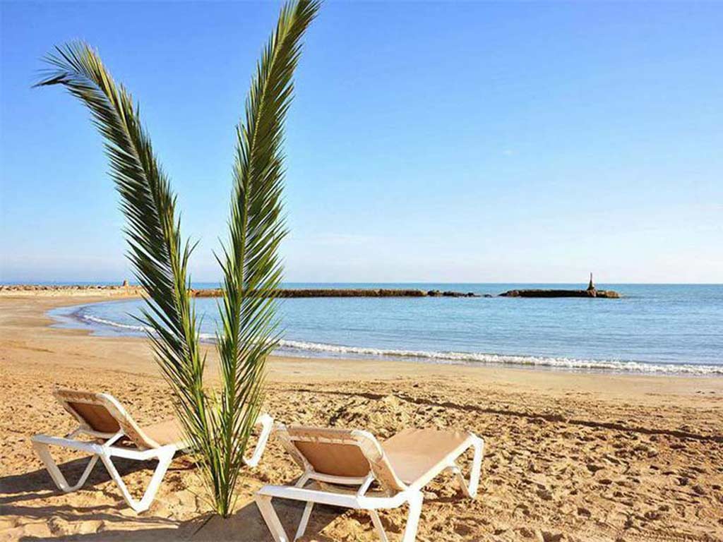 our holiday rental agency in Sitges: beach.