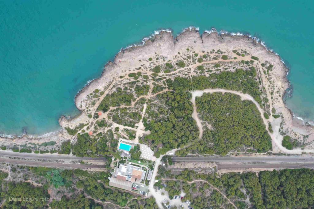 Piscine au bord de la mer