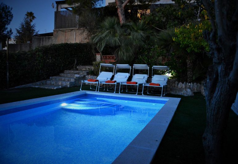 Maison vacances avec piscine extérieur