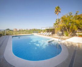 casa de vacaciones con piscina para alquilar