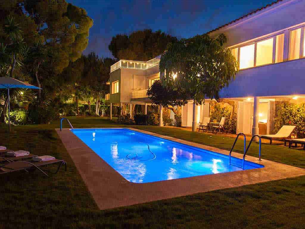 luxury villa rental spain 