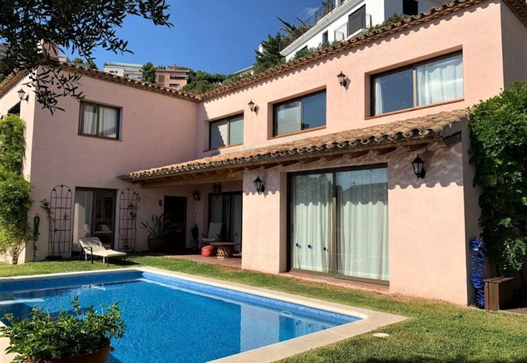 vacation rentals sitges spain