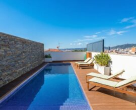 villa con piscina privada sitges