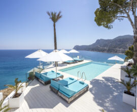 Villa de lujo en Ibiza con vistas al mar cerca de la playa