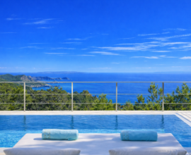 Villa de lujo con piscina privada en Ibiza