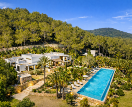 Villa de lujo en Ibiza cerca de la playa