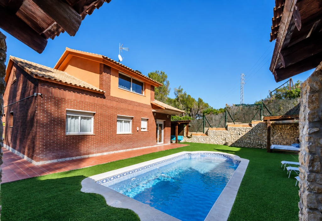 romantic getaways in Catalan farmhouses