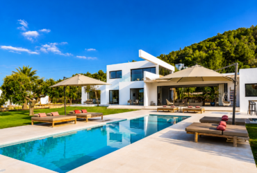 alquiler villa Ibiza para grupos verano