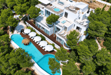 villas de lujo en Ibiza últimas noches agosto