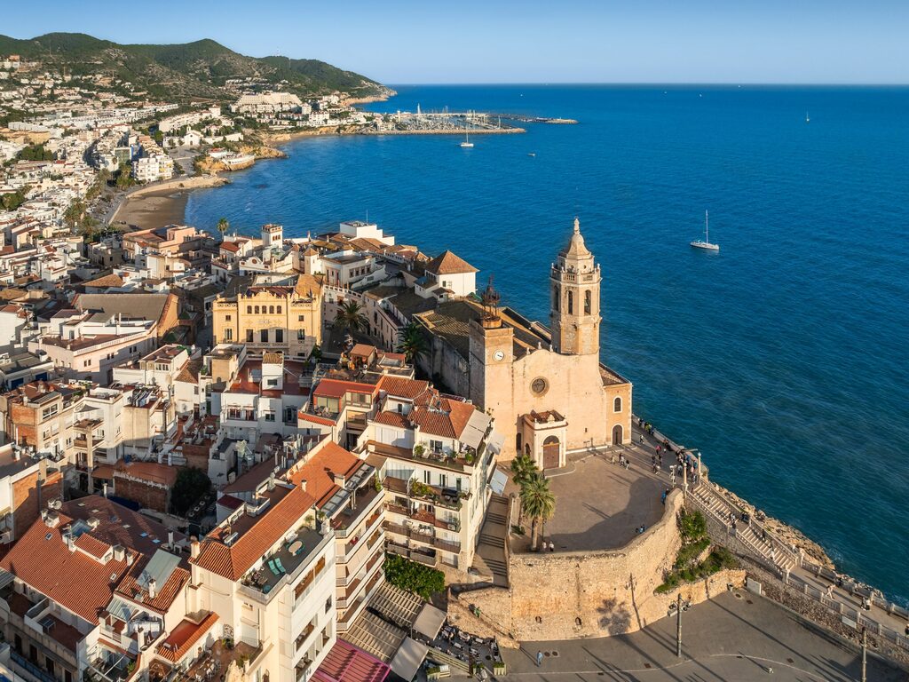 Luxury villa availability in Sitges in October