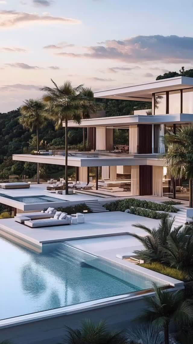 Descubre el lujo elevado en esta espectacular villa de varios niveles en Barcelona. Con diseño contemporáneo, vistas panorámicas y varias piscinas que se integran perfectamente con la arquitectura, este exclusivo alojamiento es el escenario perfecto para disfrutar del sol mediterráneo en total privacidad. Cada rincón está pensado para ofrecer comodidad, estilo y momentos inolvidables. Ideal para escapadas de verano, eventos privados o simplemente vivir la experiencia de una villa de ensueño. ¿Listo para desconectar en Barcelona con el máximo lujo?